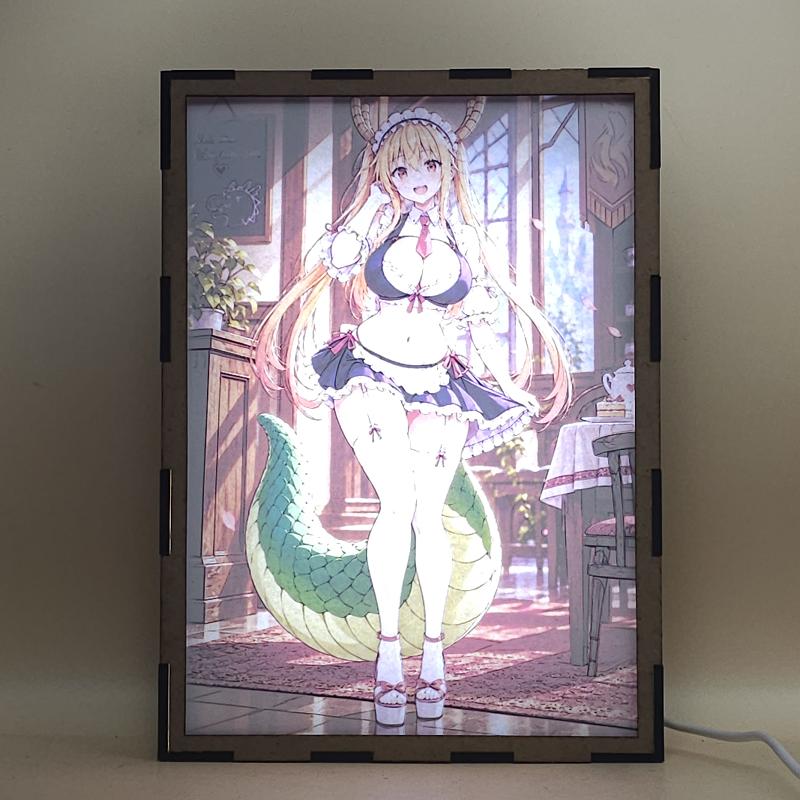 Lámpara Tohru - Miss Kobayashi's Dragon Maid - Cafetería - lámpara encendida con luz ambiente