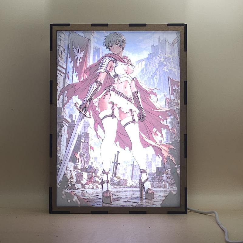 Lámpara Casca - Berserk - Guerrera en Ruinas - lámpara encendida