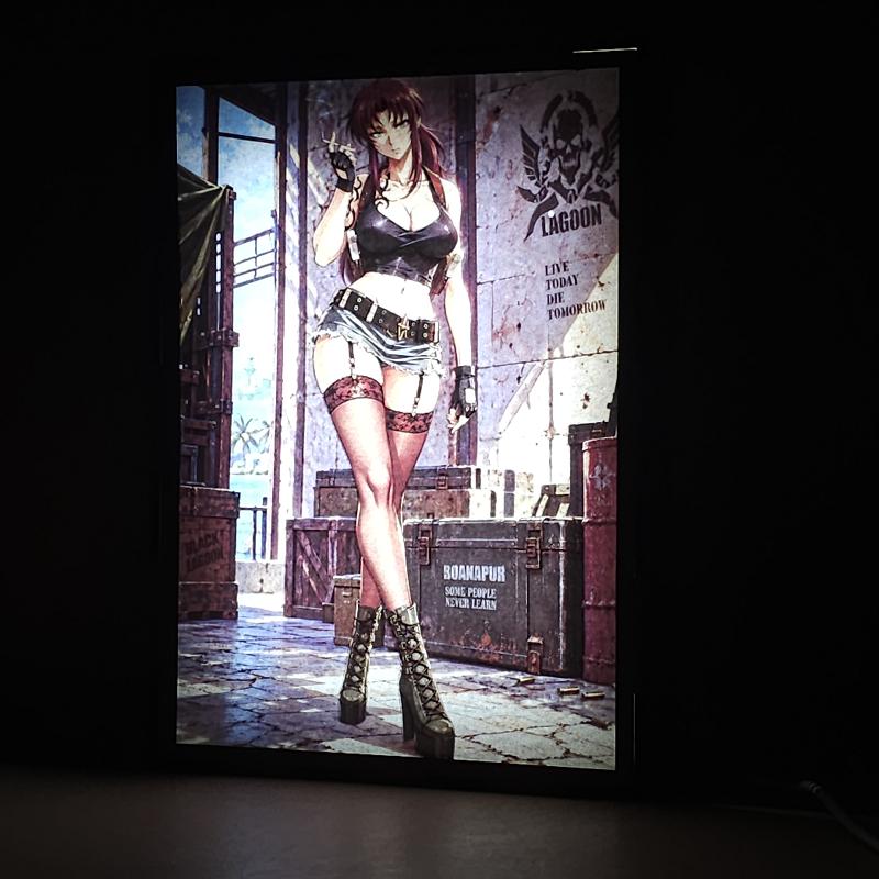 Lámpara Revy - Black Lagoon - lámpara encendida