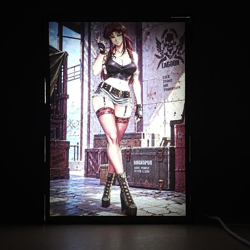 Lámpara Revy - Black Lagoon - lámpara encendida