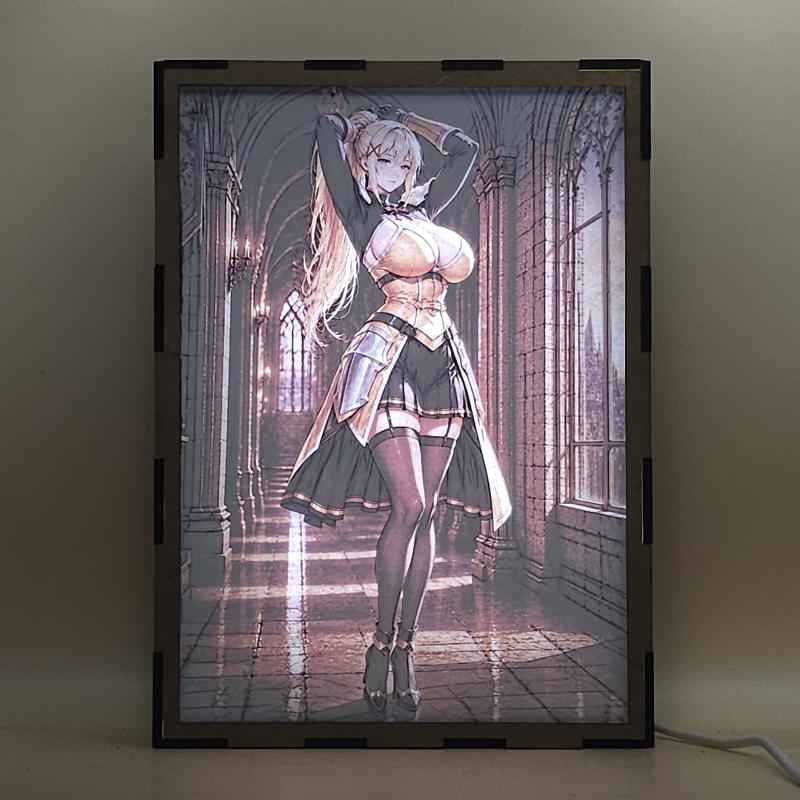 Lámpara Darkness - KonoSuba - lámpara encendida con luz ambiente
