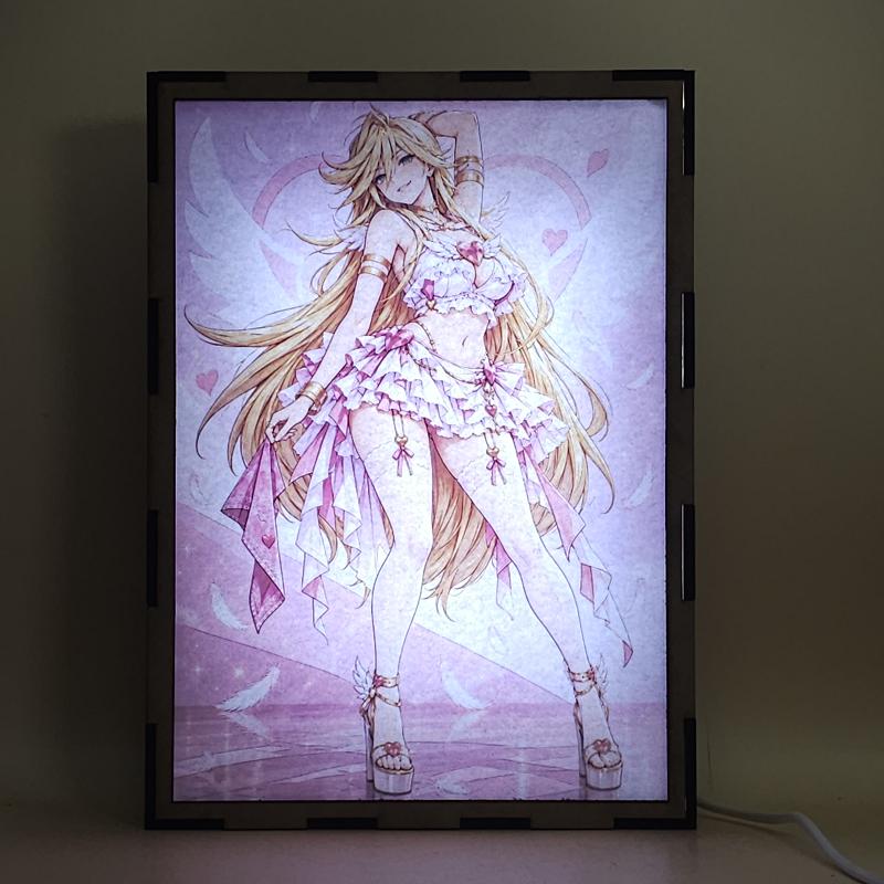 Lámpara LED Panty Anarchy - corazones, alas y plumas rosas - lámpara encendida con luz ambiente
