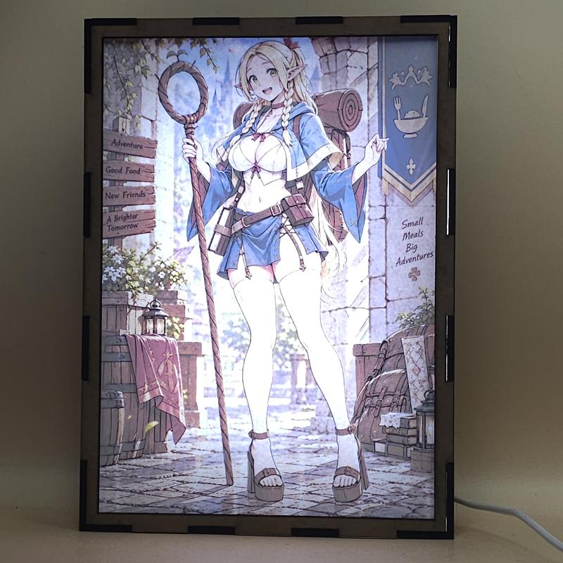 Lámpara LED Marcille Donato - Delicious in Dungeon - Aventurera - lámpara encendida con luz ambiente