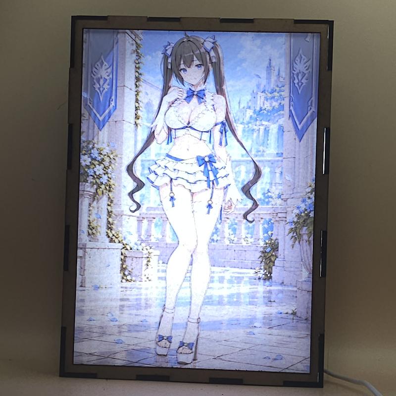 Lámpara Hestia – DanMachi - lámpara encendida con luz ambiente