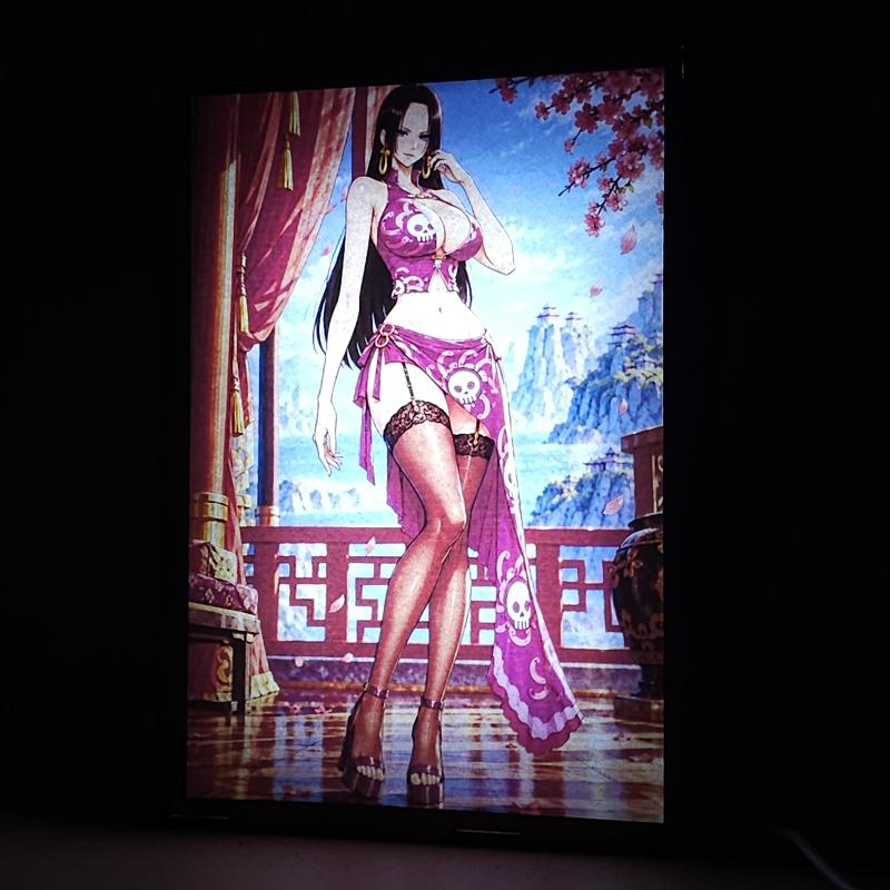 Lámpara LED Boa Hancock One Piece Rosa Oriental - lámpara encendida