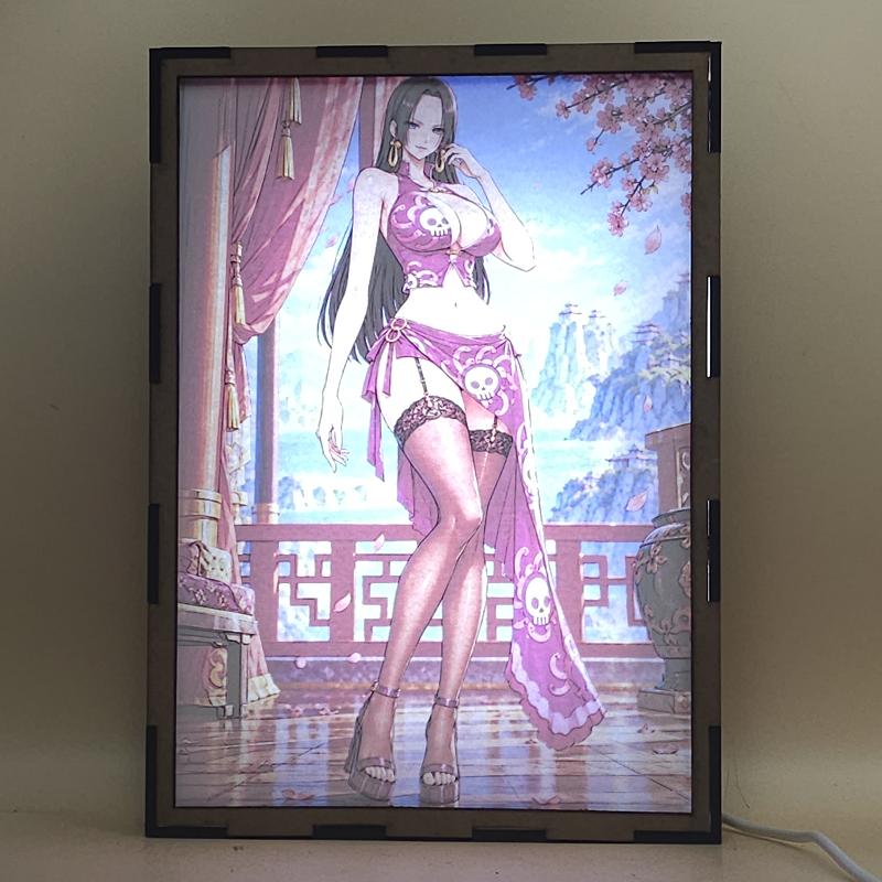 Lámpara LED Boa Hancock One Piece Rosa Oriental - lámpara encendida con luz ambiente