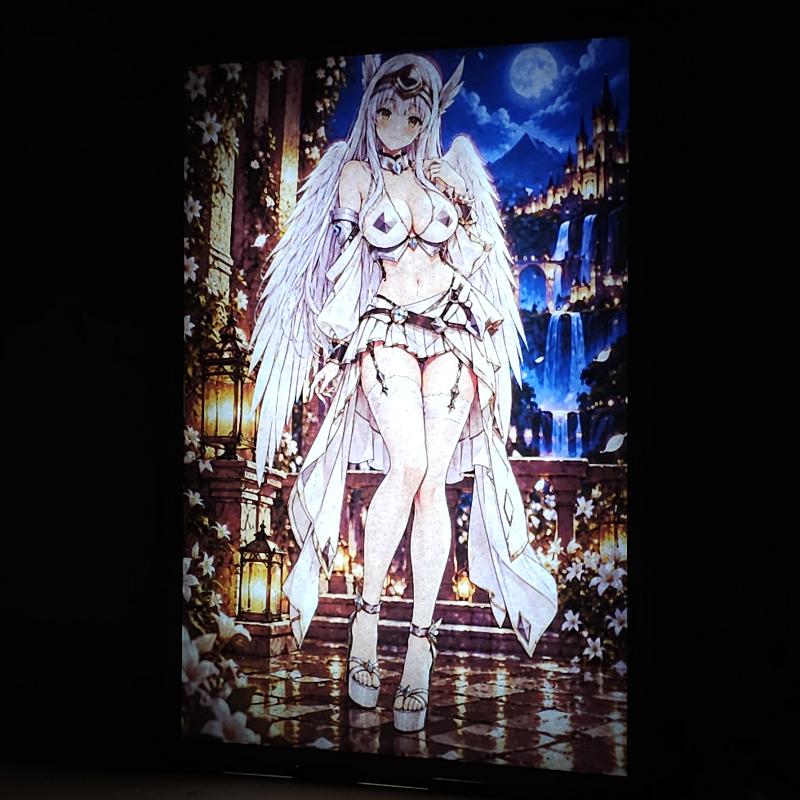 Lámpara LED Kaori Shirasaki Apostle - Jardín nocturno y castillo iluminado - lámpara encendida