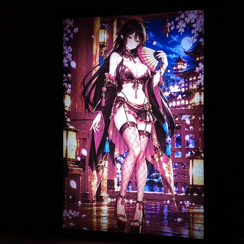 Lámpara LED Tio Klarus - Templo japonés nocturno entre cerezos - lámpara encendida