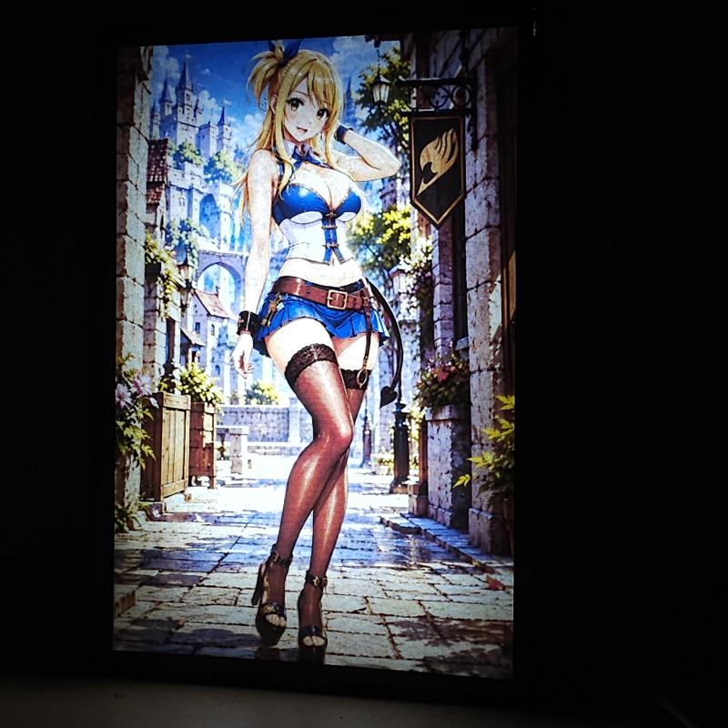 Lámpara LED Lucy Heartfilia Fairy Tail – Ciudad de Magnolia - lámpara encendida