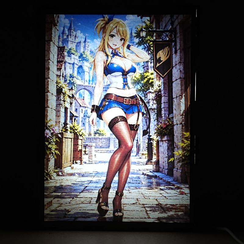 Lámpara LED Lucy Heartfilia Fairy Tail – Ciudad de Magnolia - lámpara encendida