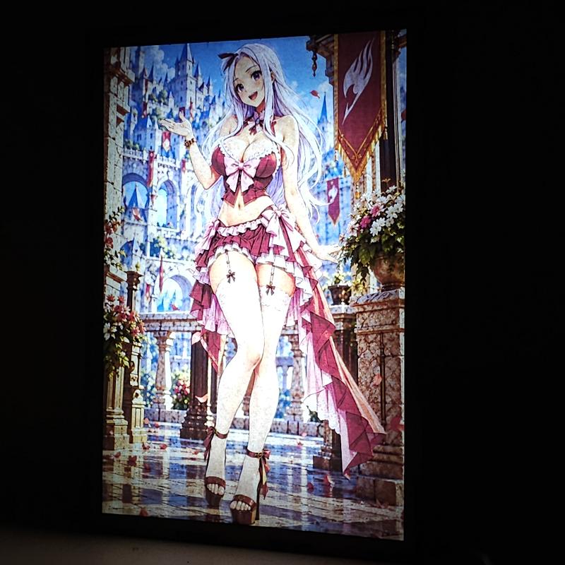Lámpara LED Mirajane Strauss Fairy Tail – Vestido Rojo en Castillo - lámpara encendida