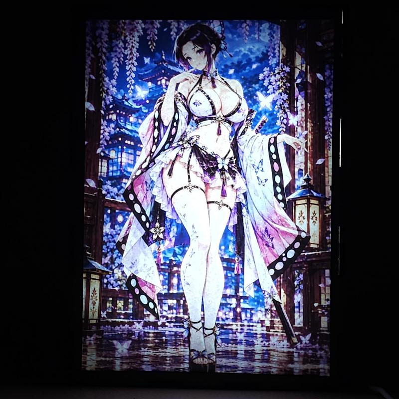 Lámpara LED Shinobu Kocho Demon Slayer – Mariposas y glicinias - lámpara encendida