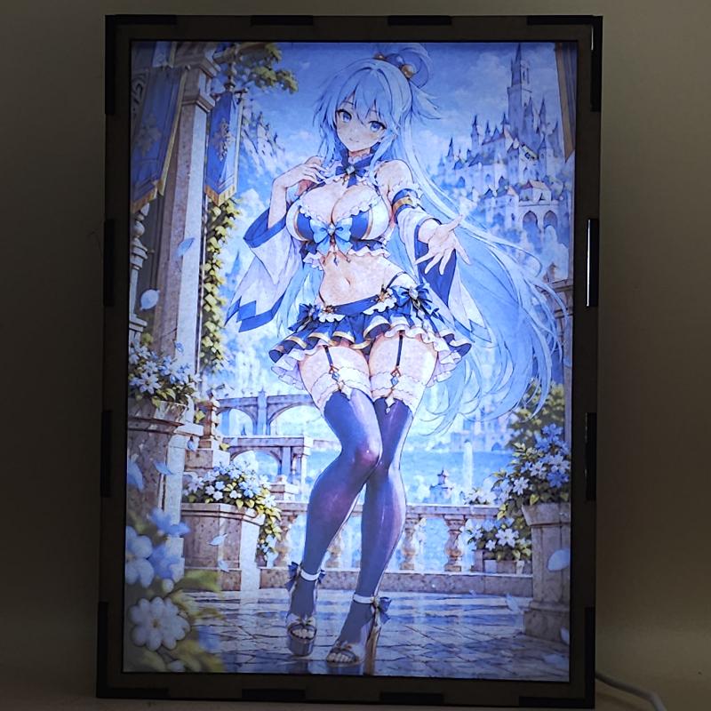 Lámpara LED Aqua - KonoSuba - Palacio Azul - lámpara encendida con luz ambiente