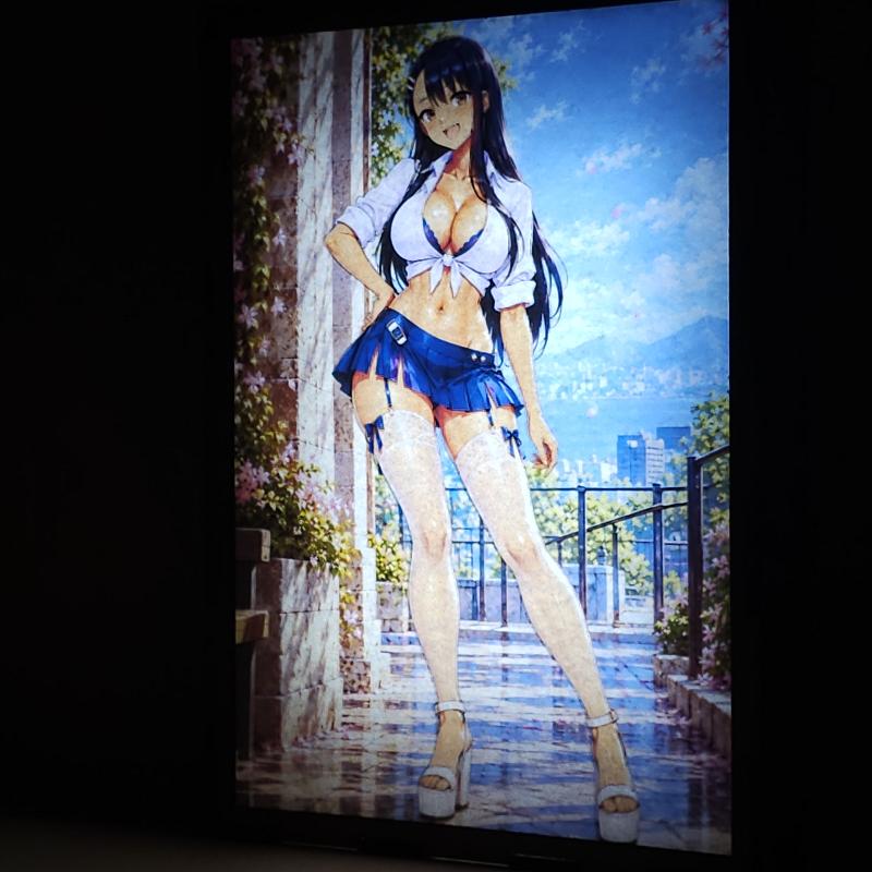 Lámpara LED Hayase Nagatoro – Nagatoro – Terraza Florida - lámpara encendida
