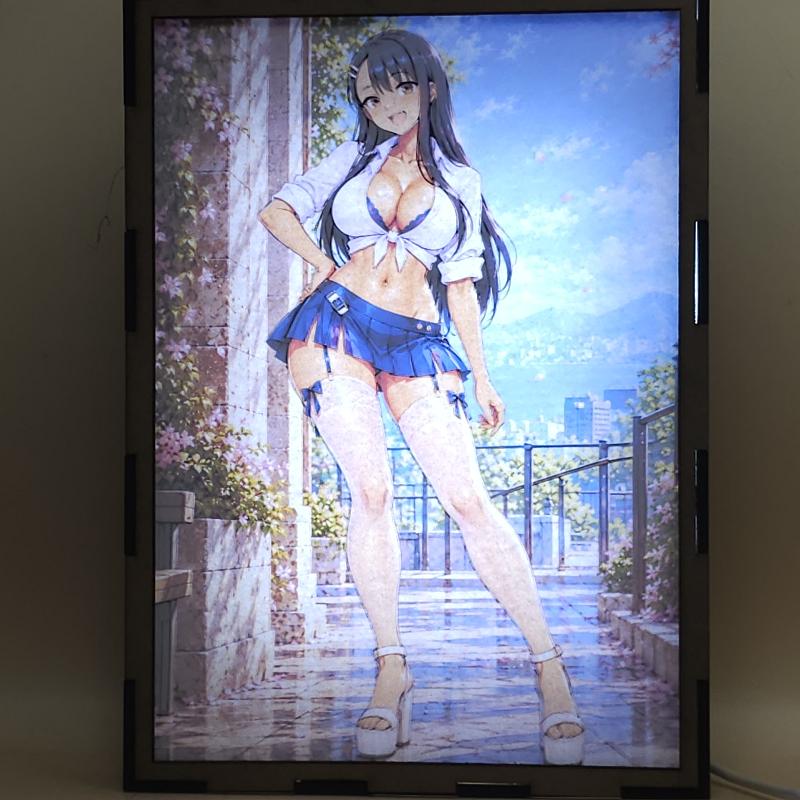 Lámpara LED Hayase Nagatoro – Nagatoro – Terraza Florida - lámpara encendida con luz ambiente