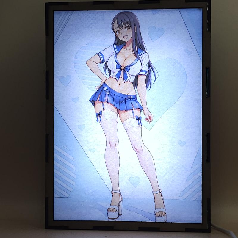 Lámpara LED Hayase Nagatoro – Nagatoro – Uniforme Marinero y Corazones Azules - lámpara encendida con luz ambiente