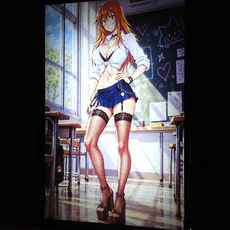 Lámpara LED Maki Gamou – Nagatoro – Aula Escolar y Camisa Blanca - lámpara encendida