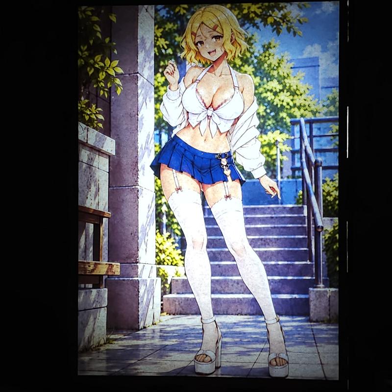 Lámpara LED Sakura – Nagatoro – Lazo Blanco en el Jardín - lámpara encendida
