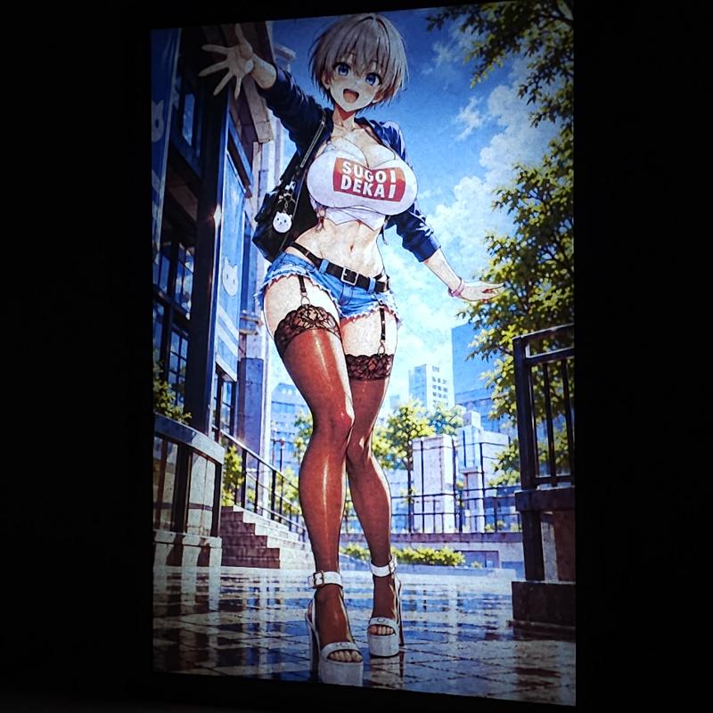 Lámpara LED Hana Uzaki – Uzaki-chan – Sugoi Dekai en la ciudad - lámpara encendida