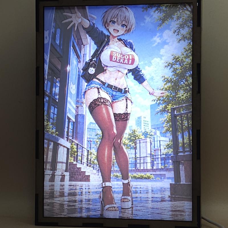 Lámpara LED Hana Uzaki – Uzaki-chan – Sugoi Dekai en la ciudad - lámpara encendida con luz ambiente