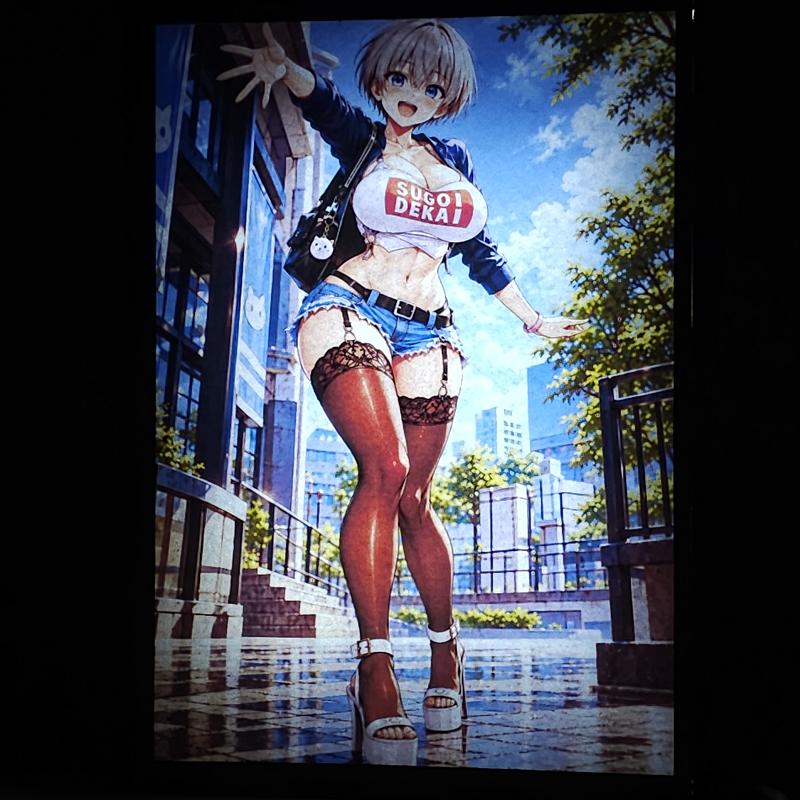 Lámpara LED Hana Uzaki – Uzaki-chan – Sugoi Dekai en la ciudad - lámpara encendida