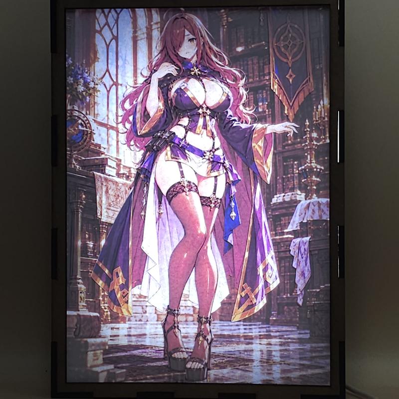 Lámpara LED Wiz – KonoSuba – Biblioteca Arcana - lámpara encendida con luz ambiente