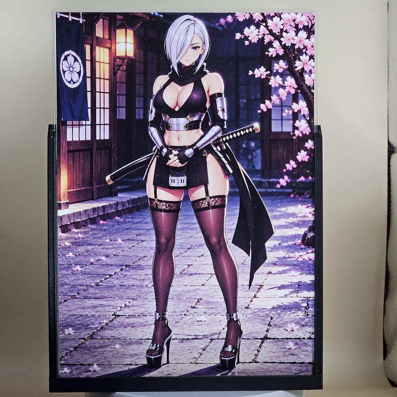 Expositor Waifu A5 Shinobi - Dandadan - Ninja y Cerezos Nocturnos - lámpara apagada