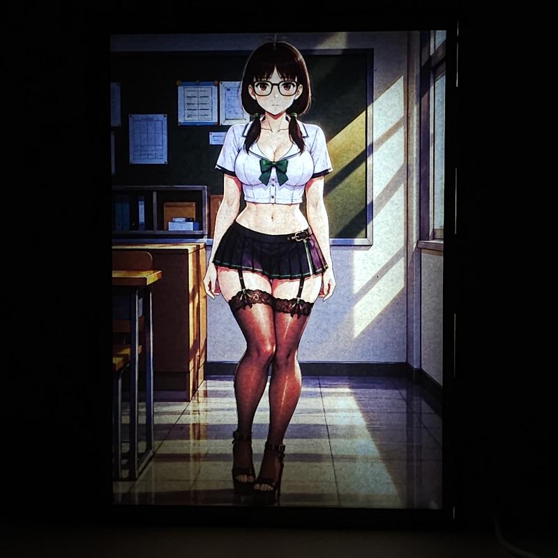 Lámpara LED Rin Sawaki - Dandadan - Aula al atardecer - lámpara encendida