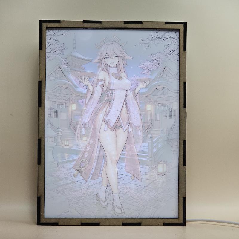 Lámpara LED Yae Miko – Genshin Impact - lámpara encendida con luz ambiente